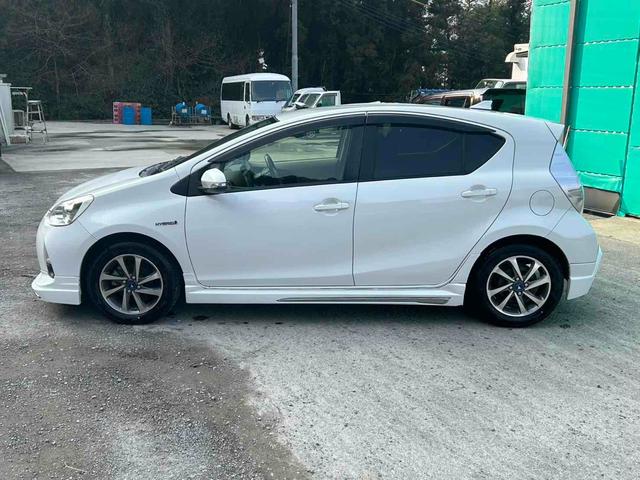 アクア Ｇ　ＥＴＣ　バックカメラ　ＴＶ　アルミホイール　スマートキー　電動格納ミラー　ＣＶＴ　衝突安全ボディ　ＡＢＳ　ＥＳＣ　エアコン　パワーステアリング（15枚目）