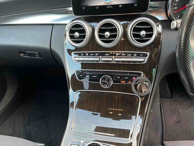 Ｃクラスステーションワゴン 　ドライブレコーダー　オートクルーズコントロール　衝突被害軽減システム　アルミホイール　パワーシート　スマートキー　アイドリングストップ　電動格納ミラー　シートヒーター　ＡＴ　盗難防止システム（4枚目）