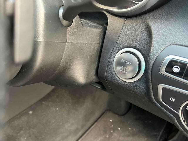 Ｃクラスステーションワゴン 　ドライブレコーダー　オートクルーズコントロール　衝突被害軽減システム　アルミホイール　パワーシート　スマートキー　アイドリングストップ　電動格納ミラー　シートヒーター　ＡＴ　盗難防止システム（6枚目）