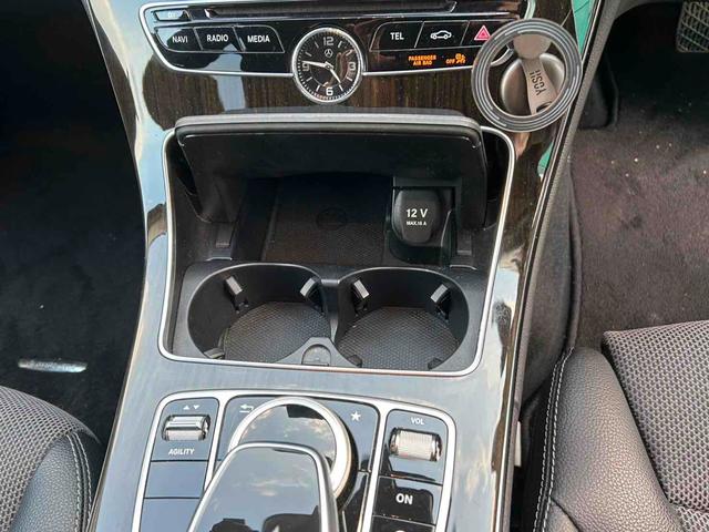 Ｃクラスステーションワゴン 　ドライブレコーダー　オートクルーズコントロール　衝突被害軽減システム　アルミホイール　パワーシート　スマートキー　アイドリングストップ　電動格納ミラー　シートヒーター　ＡＴ　盗難防止システム（7枚目）