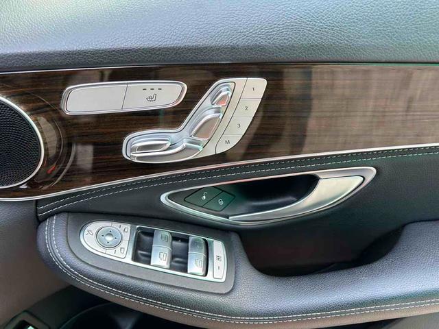 Ｃクラスステーションワゴン 　ドライブレコーダー　オートクルーズコントロール　衝突被害軽減システム　アルミホイール　パワーシート　スマートキー　アイドリングストップ　電動格納ミラー　シートヒーター　ＡＴ　盗難防止システム（11枚目）