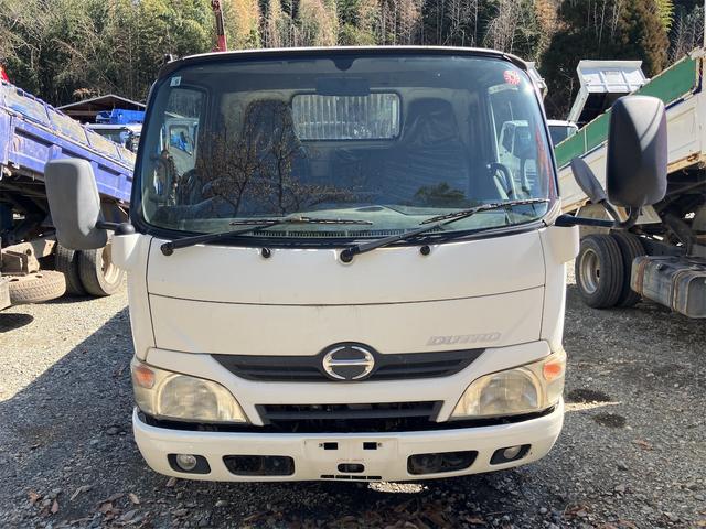 デュトロ 　ＭＴ　後輪ダブル　アイドリングストップ　電動格納ミラー　ＥＳＣ　エアコン　パワーウィンドウ　運転席エアバッグ（2枚目）