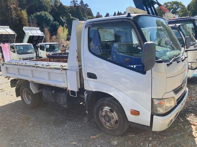 デュトロ 　ＭＴ　後輪ダブル　アイドリングストップ　電動格納ミラー　ＥＳＣ　エアコン　パワーウィンドウ　運転席エアバッグ（4枚目）