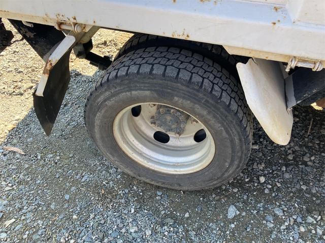 デュトロ 　ＭＴ　後輪ダブル　アイドリングストップ　電動格納ミラー　ＥＳＣ　エアコン　パワーウィンドウ　運転席エアバッグ（6枚目）