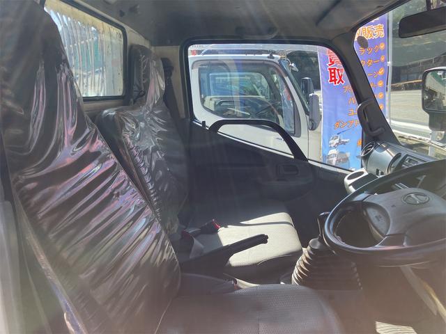 デュトロ 　ＭＴ　後輪ダブル　アイドリングストップ　電動格納ミラー　ＥＳＣ　エアコン　パワーウィンドウ　運転席エアバッグ（12枚目）