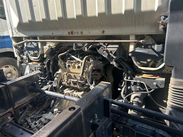 キャンター MT 後輪ダブル 電動格納ミラー ESC エアコン パワーウィンドウ 運転席エアバッグ ミュージックプレイヤー接続可(11枚目)