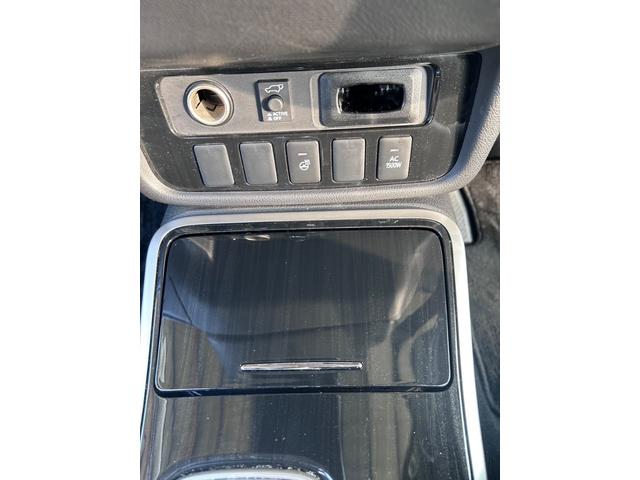 アウトランダーPHEV Gナビパッケージ 4WD ドライブレコーダー ETC オートクルーズコントロール レーンアシスト 衝突被害軽減システム LEDヘッドランプ 電動リアゲート アルミホイール スマートキー シートヒーター 100V電源(6枚目)