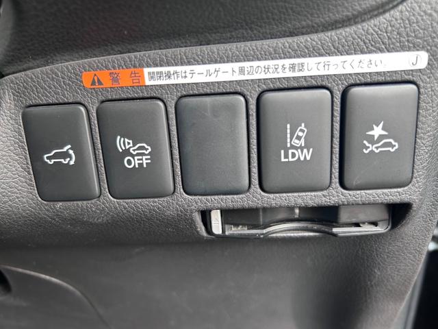 アウトランダーPHEV Gナビパッケージ 4WD ドライブレコーダー ETC オートクルーズコントロール レーンアシスト 衝突被害軽減システム LEDヘッドランプ 電動リアゲート アルミホイール スマートキー シートヒーター 100V電源(7枚目)