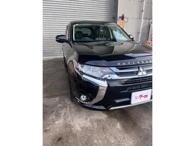 アウトランダーPHEV Gナビパッケージ 4WD ドライブレコーダー ETC オートクルーズコントロール レーンアシスト 衝突被害軽減システム LEDヘッドランプ 電動リアゲート アルミホイール スマートキー シートヒーター 100V電源(14枚目)