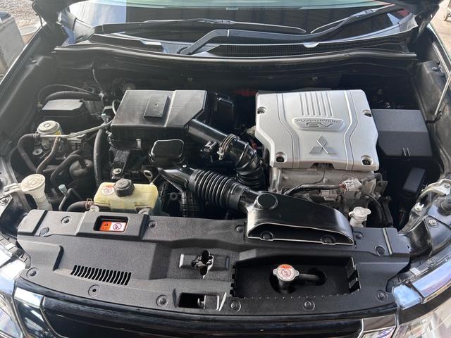 アウトランダーPHEV Gナビパッケージ 4WD ドライブレコーダー ETC オートクルーズコントロール レーンアシスト 衝突被害軽減システム LEDヘッドランプ 電動リアゲート アルミホイール スマートキー シートヒーター 100V電源(20枚目)