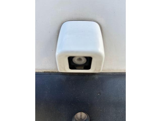 キャラバンバス 　１０人乗り　車いす移動車　自動ステップ　ウェルキャブ　福祉車輌　オーテック　バックカメラ　ナビ（2枚目）