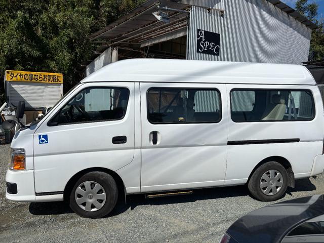 キャラバンバス 　１０人乗り　車いす移動車　自動ステップ　ウェルキャブ　福祉車輌　オーテック　バックカメラ　ナビ（3枚目）