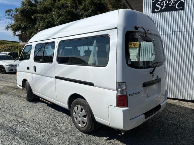 キャラバンバス 　１０人乗り　車いす移動車　自動ステップ　ウェルキャブ　福祉車輌　オーテック　バックカメラ　ナビ（8枚目）