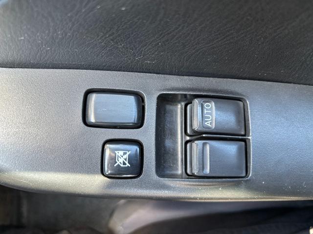 キャラバンバス 　１０人乗り　車いす移動車　自動ステップ　ウェルキャブ　福祉車輌　オーテック　バックカメラ　ナビ（17枚目）