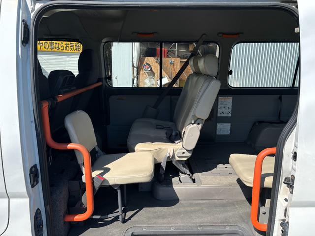 キャラバンバス 　１０人乗り　車いす移動車　自動ステップ　ウェルキャブ　福祉車輌　オーテック　バックカメラ　ナビ（27枚目）