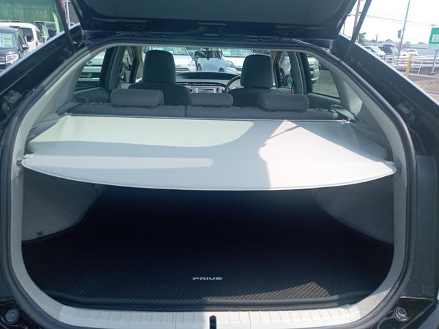 プリウス Ｓツーリングセレクション　ＥＴＣ　ナビ　アルミホイール　オートライト　ＬＥＤヘッドランプ　ヘッドライトウォッシャー　ＣＶＴ　スマートキー　電動格納ミラー　盗難防止システム　衝突安全ボディ　ＡＢＳ　ＥＳＣ　エアコン（28枚目）