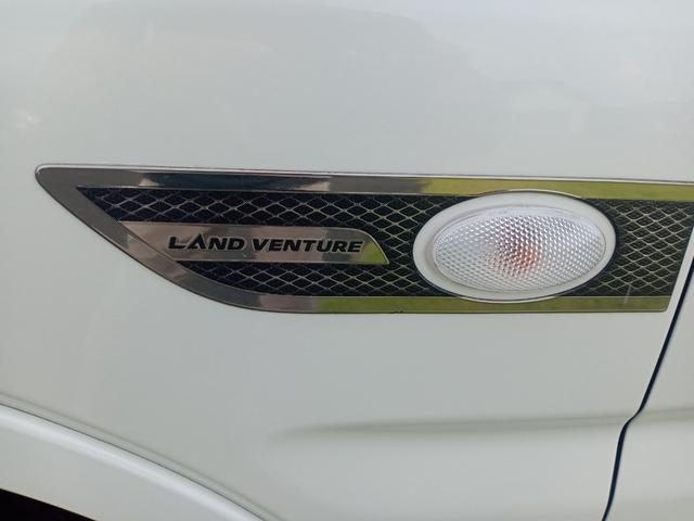 ジムニー ランドベンチャー　グー鑑定証付き　４ＷＤ　ＥＴＣ　ナビ　ＴＶ　キーレスエントリー　電動格納ミラー　シートヒーター　ＡＴ　ＡＢＳ　ＣＤ　ＵＳＢ　Ｂｌｕｅｔｏｏｔｈ　アルミホイール　衝突安全ボディ　エアコン（33枚目）