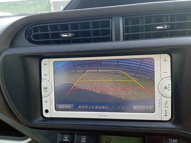 アクア Ｇ　バックカメラ　ナビ　ＴＶ　アルミホイール　オートライト　スマートキー　電動格納ミラー　ＣＶＴ　衝突安全ボディ　ＡＢＳ　ＥＳＣ　Ｂｌｕｅｔｏｏｔｈ　エアコン　パワーステアリング　パワーウィンドウ（5枚目）