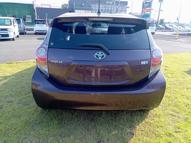 アクア Ｇ　バックカメラ　ナビ　ＴＶ　アルミホイール　オートライト　スマートキー　電動格納ミラー　ＣＶＴ　衝突安全ボディ　ＡＢＳ　ＥＳＣ　Ｂｌｕｅｔｏｏｔｈ　エアコン　パワーステアリング　パワーウィンドウ（16枚目）