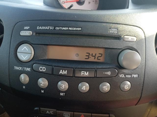 エッセ カスタム　キーレスエントリー　電動格納ミラー　ＡＴ　盗難防止システム　ＣＤ　アルミホイール　衝突安全ボディ　エアコン　パワーステアリング　パワーウィンドウ（4枚目）