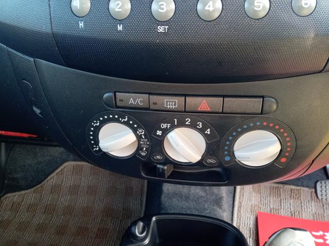 エッセ カスタム　キーレスエントリー　電動格納ミラー　ＡＴ　盗難防止システム　ＣＤ　アルミホイール　衝突安全ボディ　エアコン　パワーステアリング　パワーウィンドウ（5枚目）