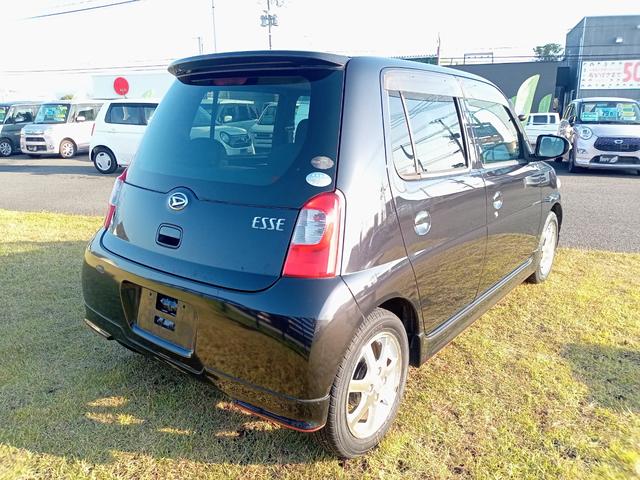 エッセ カスタム　キーレスエントリー　電動格納ミラー　ＡＴ　盗難防止システム　ＣＤ　アルミホイール　衝突安全ボディ　エアコン　パワーステアリング　パワーウィンドウ（15枚目）