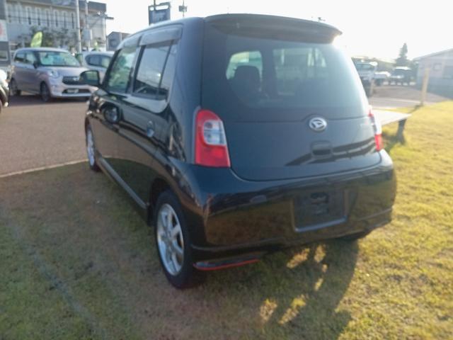 エッセ カスタム　キーレスエントリー　電動格納ミラー　ＡＴ　盗難防止システム　ＣＤ　アルミホイール　衝突安全ボディ　エアコン　パワーステアリング　パワーウィンドウ（17枚目）