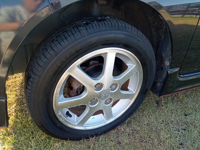 エッセ カスタム　キーレスエントリー　電動格納ミラー　ＡＴ　盗難防止システム　ＣＤ　アルミホイール　衝突安全ボディ　エアコン　パワーステアリング　パワーウィンドウ（20枚目）