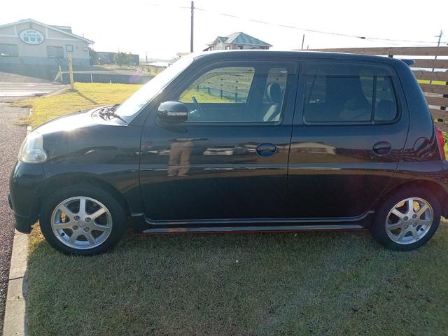 エッセ カスタム　キーレスエントリー　電動格納ミラー　ＡＴ　盗難防止システム　ＣＤ　アルミホイール　衝突安全ボディ　エアコン　パワーステアリング　パワーウィンドウ（22枚目）