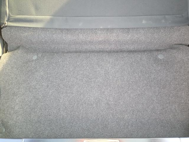 エッセ カスタム　キーレスエントリー　電動格納ミラー　ＡＴ　盗難防止システム　ＣＤ　アルミホイール　衝突安全ボディ　エアコン　パワーステアリング　パワーウィンドウ（32枚目）