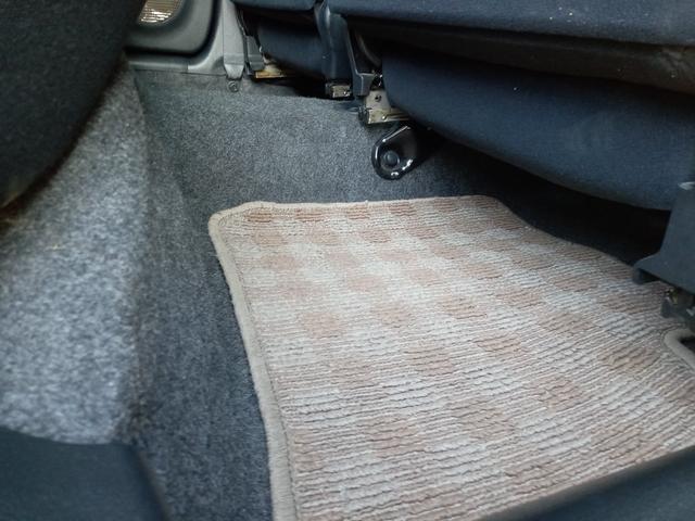 エッセ カスタム　キーレスエントリー　電動格納ミラー　ＡＴ　盗難防止システム　ＣＤ　アルミホイール　衝突安全ボディ　エアコン　パワーステアリング　パワーウィンドウ（37枚目）