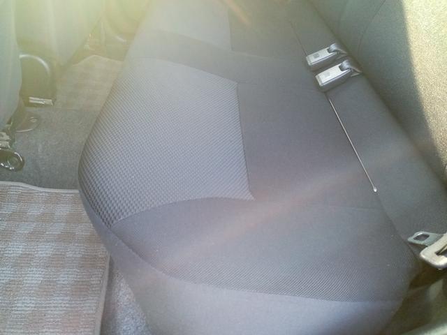 エッセ カスタム　キーレスエントリー　電動格納ミラー　ＡＴ　盗難防止システム　ＣＤ　アルミホイール　衝突安全ボディ　エアコン　パワーステアリング　パワーウィンドウ（42枚目）