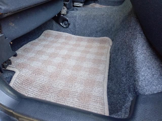 エッセ カスタム　キーレスエントリー　電動格納ミラー　ＡＴ　盗難防止システム　ＣＤ　アルミホイール　衝突安全ボディ　エアコン　パワーステアリング　パワーウィンドウ（43枚目）