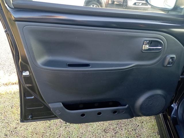 エッセ カスタム　キーレスエントリー　電動格納ミラー　ＡＴ　盗難防止システム　ＣＤ　アルミホイール　衝突安全ボディ　エアコン　パワーステアリング　パワーウィンドウ（44枚目）