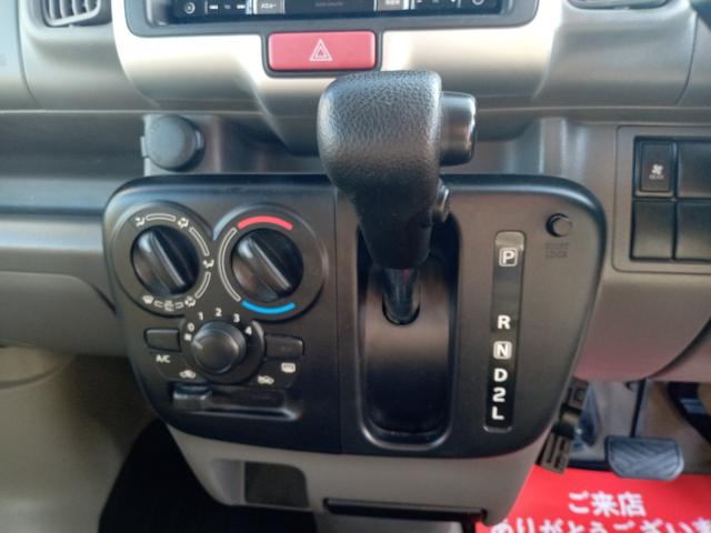 ＮＶ１００クリッパーバン ＧＸ　ＡＴ　衝突被害軽減システム　ＥＴＣ　ナビ　ＴＶ　両側スライドドア　電動格納ミラー　ＥＳＣ　エアコン　パワーステアリング　パワーウィンドウ　運転席エアバッグ　助手席エアバッグ　ＣＤ　ＵＳＢ（6枚目）