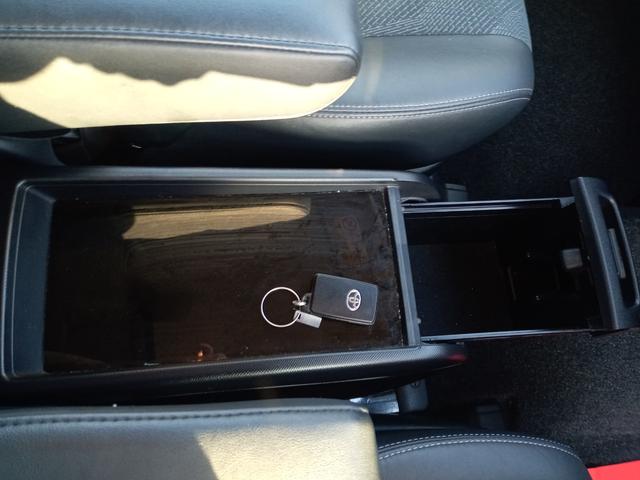 エスティマ アエラス　プレミアムエディション　ＥＴＣ　バックカメラ　ナビ　ＴＶ　オートクルーズコントロール　両側電動スライドドア　ＨＩＤ　スマートキー　電動格納ミラー　後席モニター　パワーシート　オットマン　ＣＶＴ　アルミホイール　ＣＤ（70枚目）