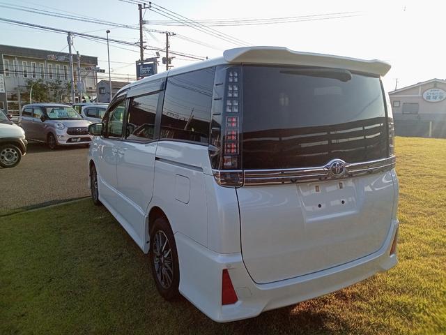 ヴォクシー ＺＳ　ＥＴＣ　ナビ　ＴＶ　クリアランスソナー　両側電動スライドドア　ＬＥＤヘッドランプ　スマートキー　アイドリングストップ　電動格納ミラー　後席モニター　３列シート　ＣＶＴ　アルミホイール　ＣＤ　ＤＶＤ再生（17枚目）