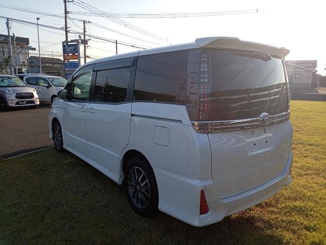 ヴォクシー ＺＳ　ＥＴＣ　ナビ　ＴＶ　クリアランスソナー　両側電動スライドドア　ＬＥＤヘッドランプ　スマートキー　アイドリングストップ　電動格納ミラー　後席モニター　３列シート　ＣＶＴ　アルミホイール　ＣＤ　ＤＶＤ再生（24枚目）