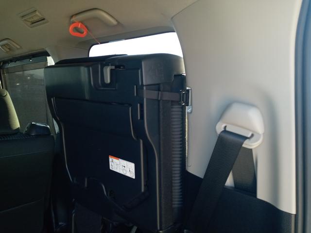 ヴォクシー ＺＳ　ＥＴＣ　ナビ　ＴＶ　クリアランスソナー　両側電動スライドドア　ＬＥＤヘッドランプ　スマートキー　アイドリングストップ　電動格納ミラー　後席モニター　３列シート　ＣＶＴ　アルミホイール　ＣＤ　ＤＶＤ再生（31枚目）