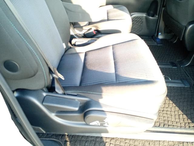 ヴォクシー ＺＳ　ＥＴＣ　ナビ　ＴＶ　クリアランスソナー　両側電動スライドドア　ＬＥＤヘッドランプ　スマートキー　アイドリングストップ　電動格納ミラー　後席モニター　３列シート　ＣＶＴ　アルミホイール　ＣＤ　ＤＶＤ再生（38枚目）