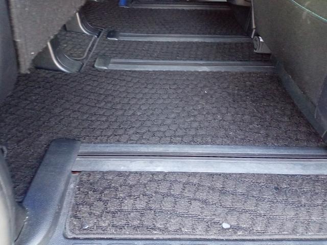 ヴォクシー ＺＳ　ＥＴＣ　ナビ　ＴＶ　クリアランスソナー　両側電動スライドドア　ＬＥＤヘッドランプ　スマートキー　アイドリングストップ　電動格納ミラー　後席モニター　３列シート　ＣＶＴ　アルミホイール　ＣＤ　ＤＶＤ再生（42枚目）