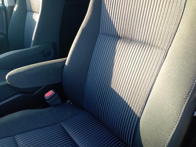 ヴォクシー ＺＳ　ＥＴＣ　ナビ　ＴＶ　クリアランスソナー　両側電動スライドドア　ＬＥＤヘッドランプ　スマートキー　アイドリングストップ　電動格納ミラー　後席モニター　３列シート　ＣＶＴ　アルミホイール　ＣＤ　ＤＶＤ再生（46枚目）