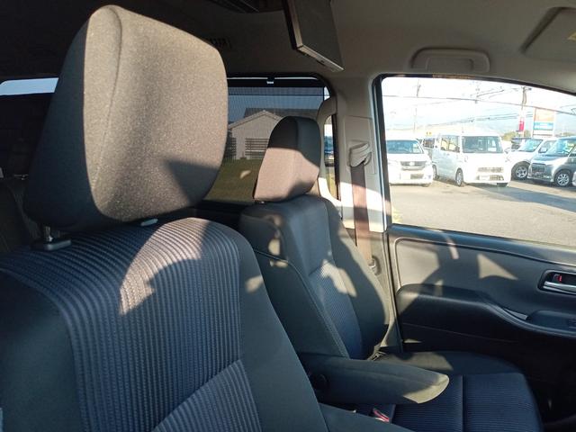 ヴォクシー ＺＳ　ＥＴＣ　ナビ　ＴＶ　クリアランスソナー　両側電動スライドドア　ＬＥＤヘッドランプ　スマートキー　アイドリングストップ　電動格納ミラー　後席モニター　３列シート　ＣＶＴ　アルミホイール　ＣＤ　ＤＶＤ再生（50枚目）