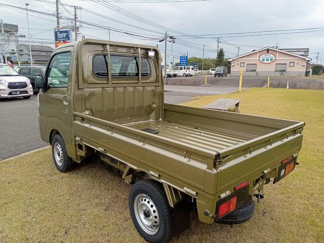 ハイゼットトラック スタンダード　農用スペシャル　４ＷＤ　軽トラック　ＭＴ　衝突被害軽減システム　クリアランスソナー　アイドリングストップ　ＥＳＣ　エアコン　パワーステアリング（5枚目）