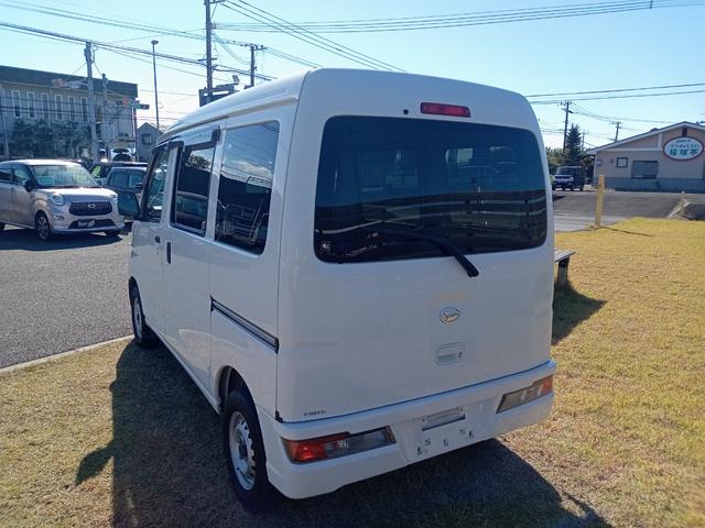 ハイゼットカーゴ 　ＭＴ　両側スライドドア　アイドリングストップ　エアコン　パワーウィンドウ（6枚目）