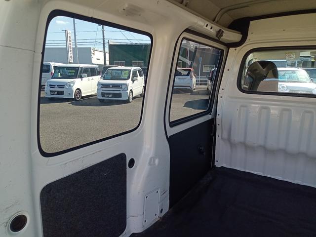 ハイゼットカーゴ 　ＭＴ　両側スライドドア　アイドリングストップ　エアコン　パワーウィンドウ（18枚目）