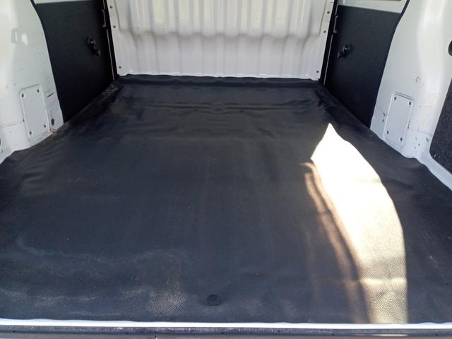 ハイゼットカーゴ 　ＭＴ　両側スライドドア　アイドリングストップ　エアコン　パワーウィンドウ（19枚目）