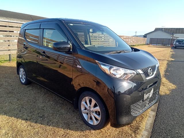 デイズ Ｘ　ドライブレコーダー　バックカメラ　ナビ　ＴＶ　クリアランスソナー　衝突被害軽減システム　オートライト　スマートキー　アイドリングストップ　ベンチシート　ＣＶＴ　盗難防止システム　ＡＢＳ　ＥＳＣ　ＣＤ（12枚目）