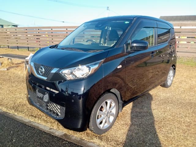 デイズ Ｘ　ドライブレコーダー　バックカメラ　ナビ　ＴＶ　クリアランスソナー　衝突被害軽減システム　オートライト　スマートキー　アイドリングストップ　ベンチシート　ＣＶＴ　盗難防止システム　ＡＢＳ　ＥＳＣ　ＣＤ（14枚目）