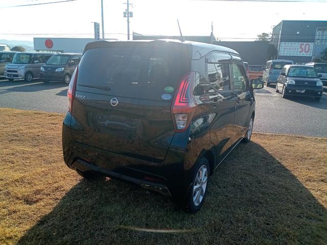 デイズ Ｘ　ドライブレコーダー　バックカメラ　ナビ　ＴＶ　クリアランスソナー　衝突被害軽減システム　オートライト　スマートキー　アイドリングストップ　ベンチシート　ＣＶＴ　盗難防止システム　ＡＢＳ　ＥＳＣ　ＣＤ（17枚目）